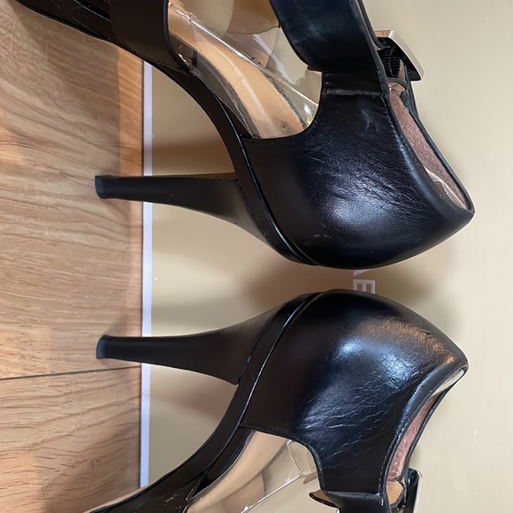 Michael Kors Finley Platform Leather Sandal - Picture 8 of 8